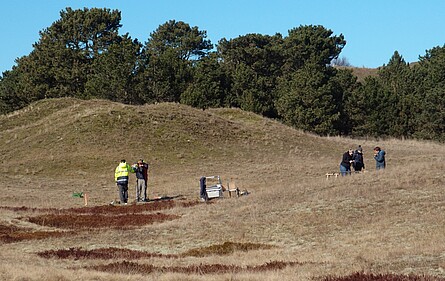 Bohrungen Spiekeroog In den Dünen der Insel wird mit dem Handbohrer gebohrt und die Bohrungen werden dokumentiert