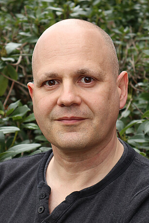 Dr. Daniel Hepp